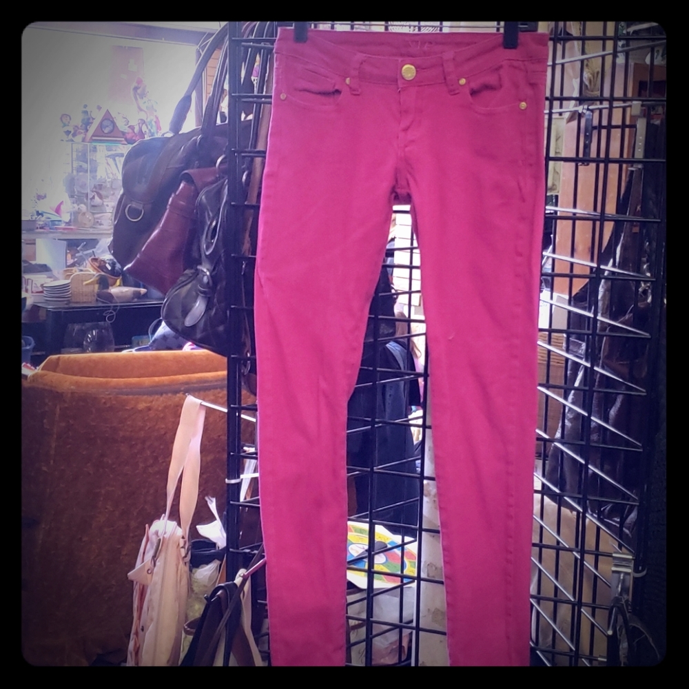 A bundle of 7 pairs of pants for the price of 5...